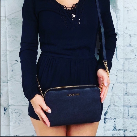 💕💕Michael  Kors Jet Set item crossbody - Picture 3 of 8